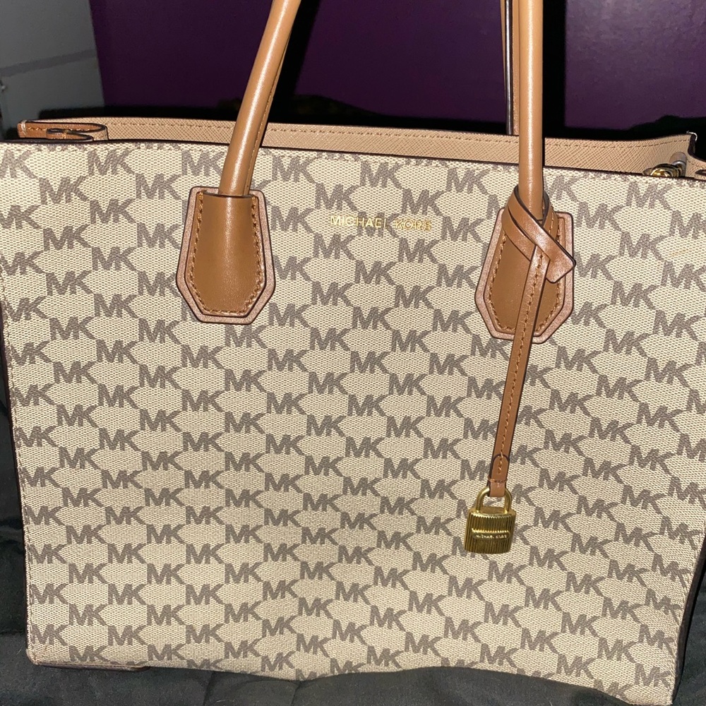Micheal Kors bag